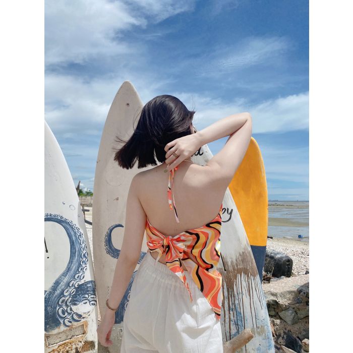 GRAPHIC PRINT SCARF HALTER TOP