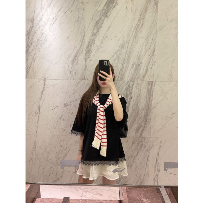 KNIT SHOULDER SCARF-RED