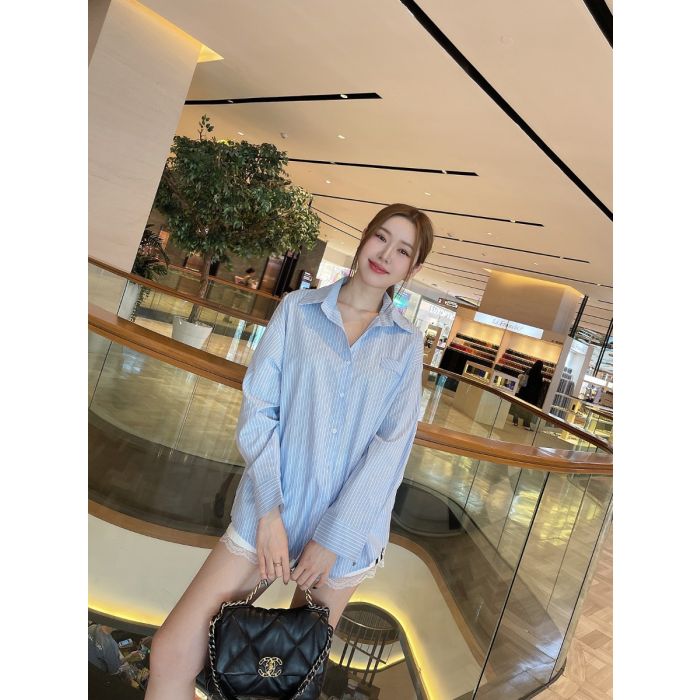 BUTTON BACK OVERSIZED SHIRT-BLUE