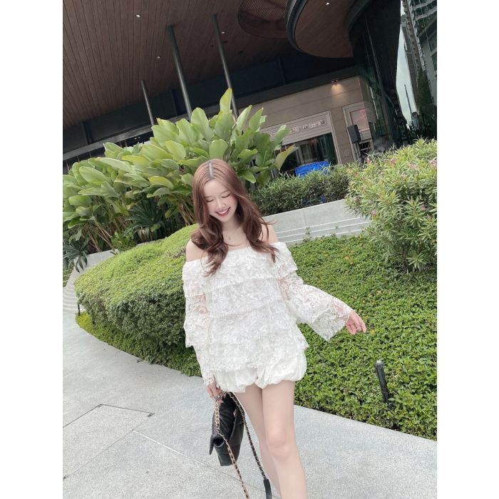 NOELE OFF SHOULDER LACE TOP