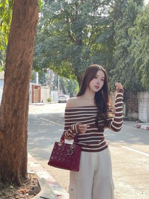 CUDDLE STRIPE OFF SHOULDER KNIT TOP-BROWN