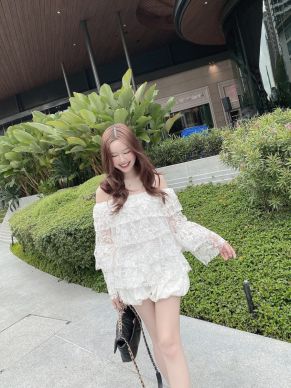 NOELE OFF SHOULDER LACE TOP