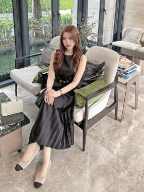 SERENA TOP & PLEATED MIDI SKIRT SET-BLACK