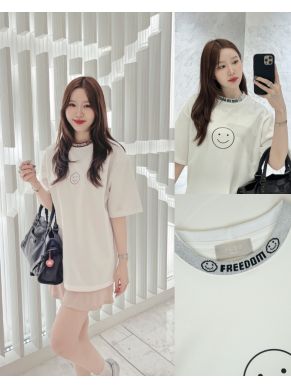 FREEMOOD SMILEY OVERSIZED TOP