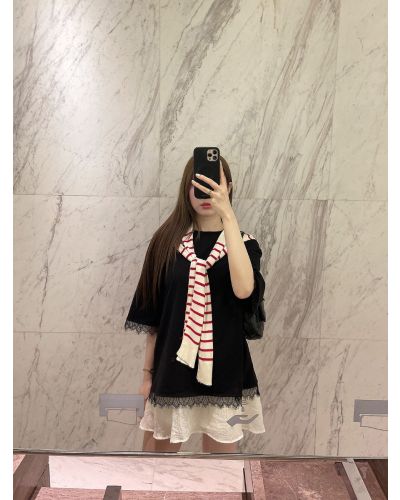 KNIT SHOULDER SCARF-RED