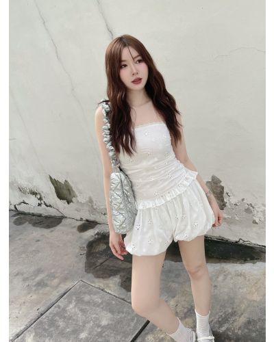 FLORETTE BALLOON LACE PUMPKIN SHORTS-WHITE