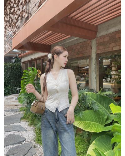 ELOUR LACE VEST TOP-CREAM