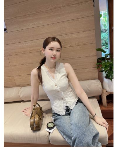 ELOUR LACE VEST TOP