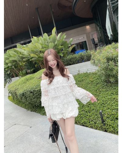 NOELE OFF SHOULDER LACE TOP
